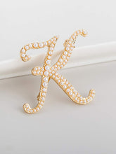 Cargar imagen en el visor de la galería, Monogram Letter Pearl Pendants
