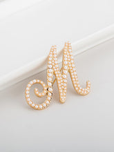 Cargar imagen en el visor de la galería, Monogram Letter Pearl Pendants
